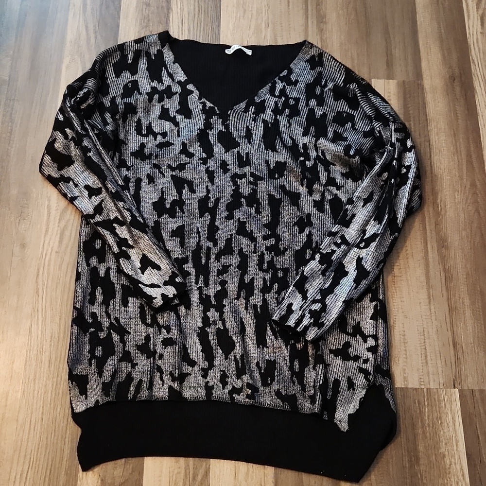Aqe Fashion Oversized Black and Silver Animal Print Sweater  Size Large